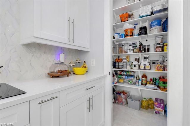 1086 21st ST SW, Naples, FL 34117