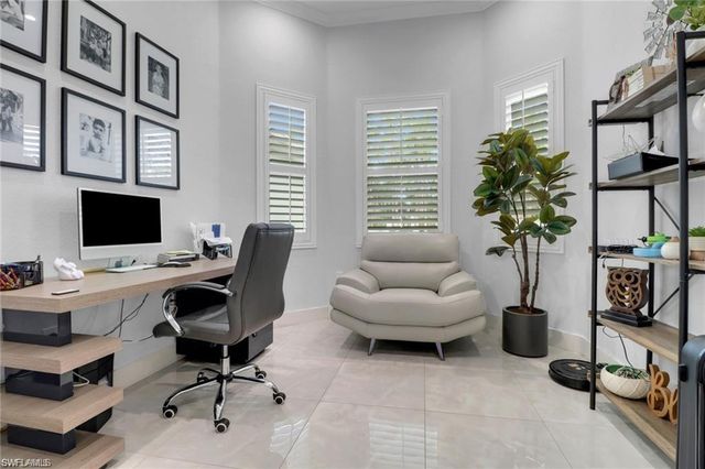 1086 21st ST SW, Naples, FL 34117