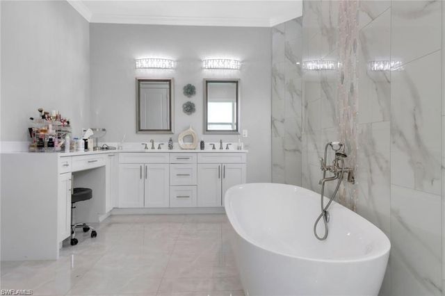 1086 21st ST SW, Naples, FL 34117