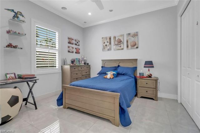 1086 21st ST SW, Naples, FL 34117