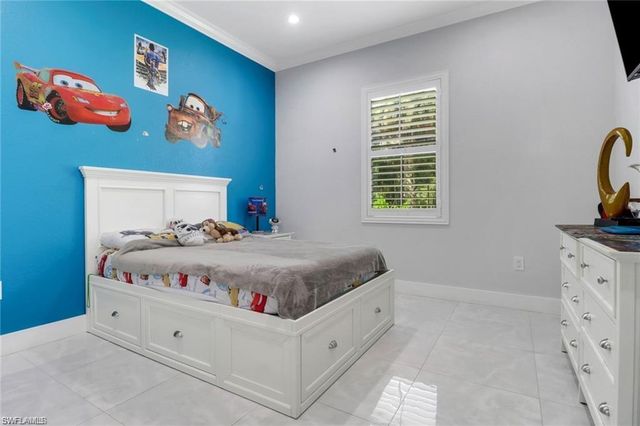 1086 21st ST SW, Naples, FL 34117