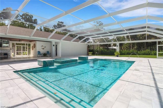 1086 21st ST SW, Naples, FL 34117