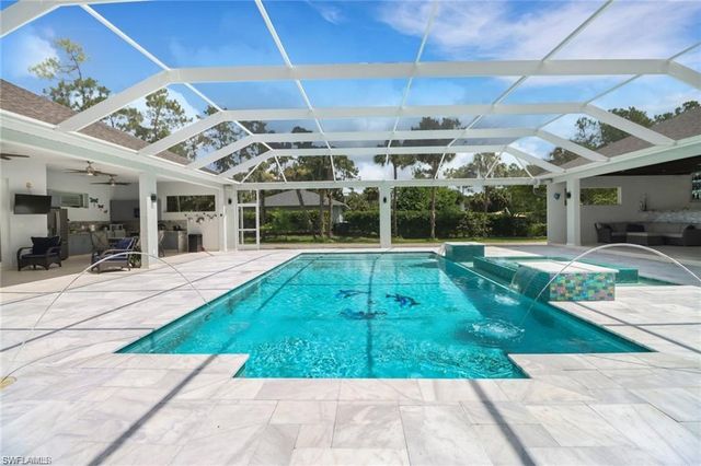 1086 21st ST SW, Naples, FL 34117