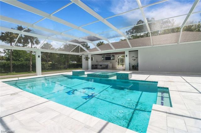 1086 21st ST SW, Naples, FL 34117