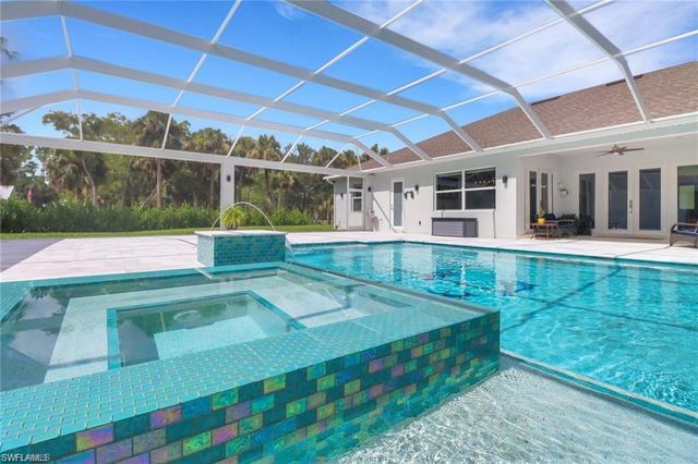 1086 21st ST SW, Naples, FL 34117