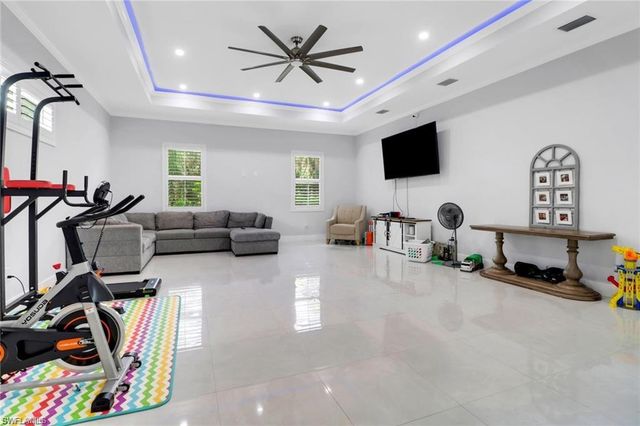 1086 21st ST SW, Naples, FL 34117