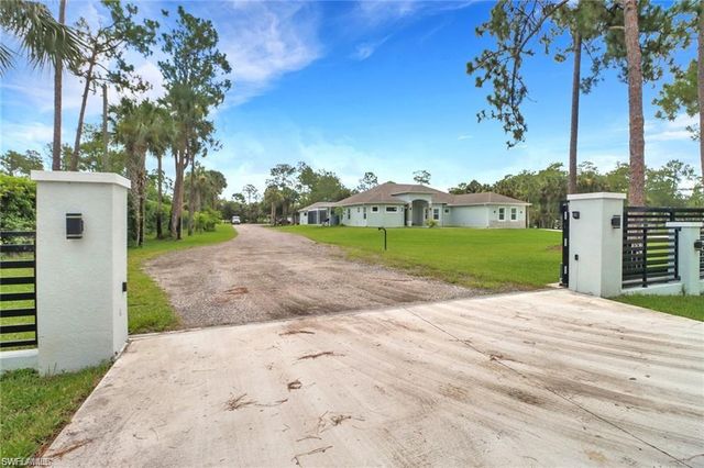 1086 21st ST SW, Naples, FL 34117