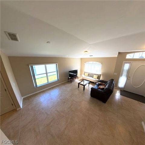 8571 Gassner WAY, Lehigh Acres, FL 33972