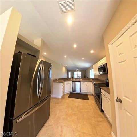 8571 Gassner WAY, Lehigh Acres, FL 33972