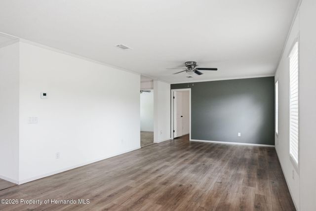 9533 Round Lake Road, Weeki Wachee, FL 34613