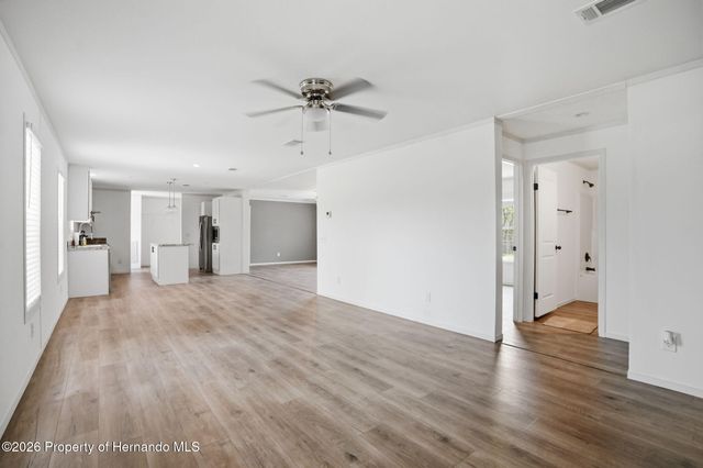 9533 Round Lake Road, Weeki Wachee, FL 34613