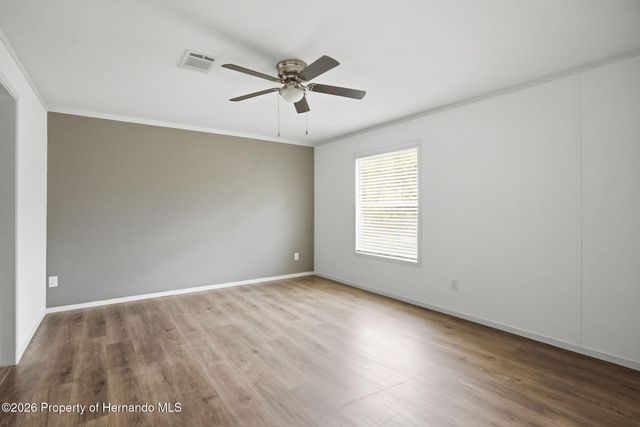 9533 Round Lake Road, Weeki Wachee, FL 34613