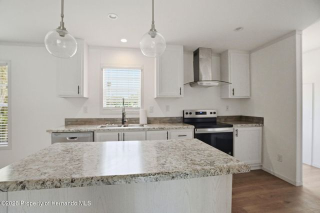 9533 Round Lake Road, Weeki Wachee, FL 34613