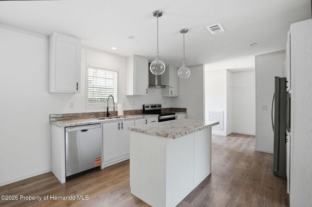 9533 Round Lake Road, Weeki Wachee, FL 34613