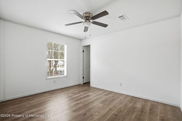 9533 Round Lake Road, Weeki Wachee, FL 34613