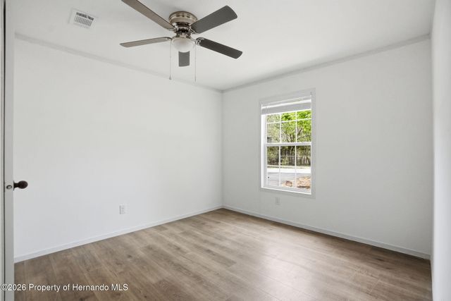 9533 Round Lake Road, Weeki Wachee, FL 34613