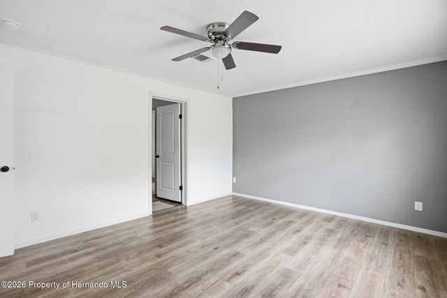 9533 Round Lake Road, Weeki Wachee, FL 34613