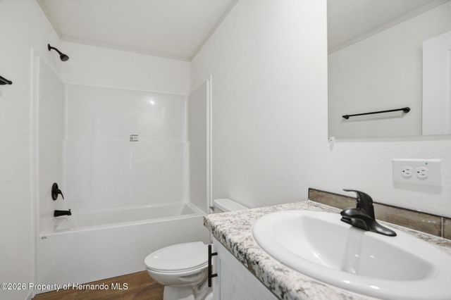 9533 Round Lake Road, Weeki Wachee, FL 34613