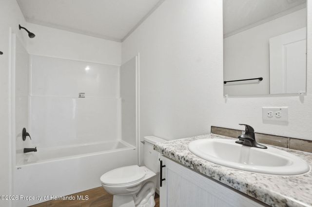 9533 Round Lake Road, Weeki Wachee, FL 34613