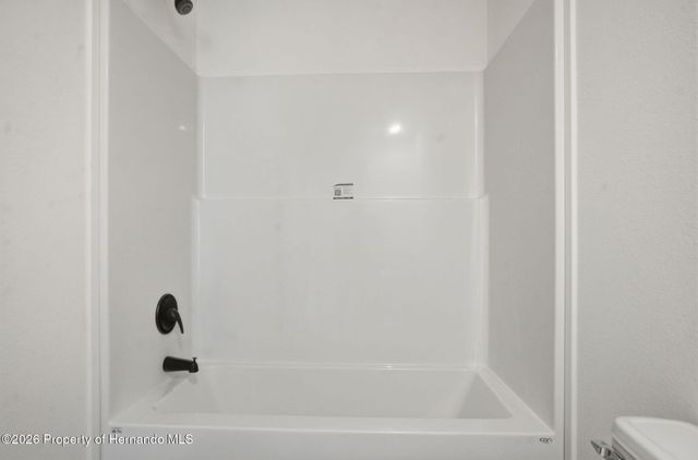 9533 Round Lake Road, Weeki Wachee, FL 34613