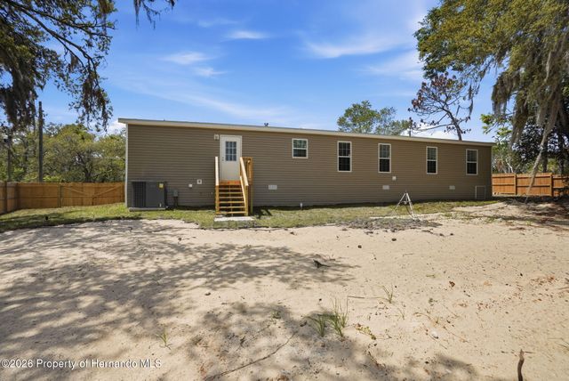 9533 Round Lake Road, Weeki Wachee, FL 34613