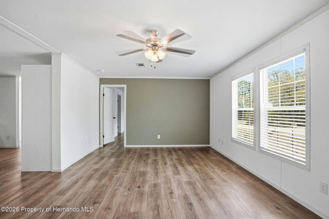 9533 Round Lake Road, Weeki Wachee, FL 34613