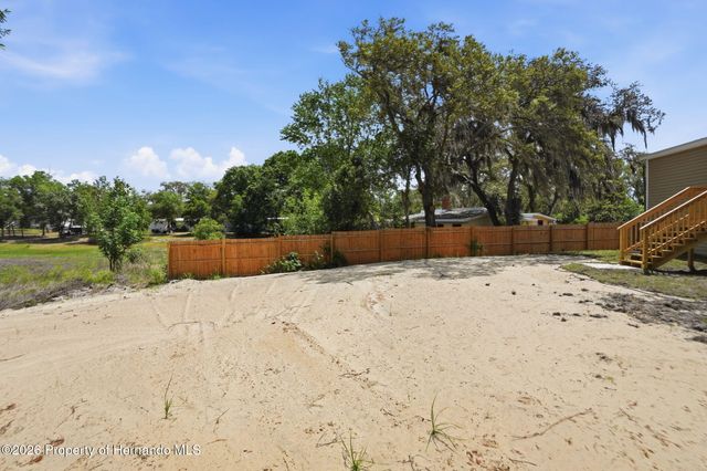 9533 Round Lake Road, Weeki Wachee, FL 34613