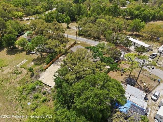 9533 Round Lake Road, Weeki Wachee, FL 34613