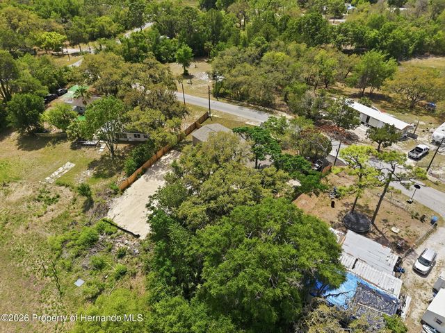 9533 Round Lake Road, Weeki Wachee, FL 34613
