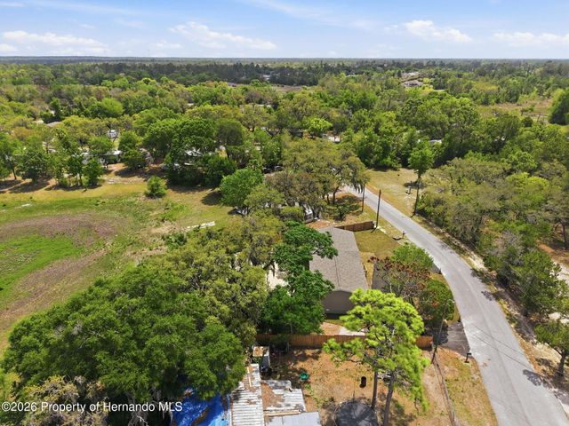 9533 Round Lake Road, Weeki Wachee, FL 34613