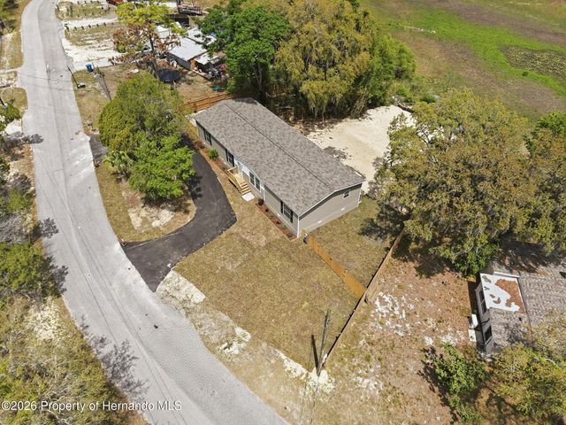 9533 Round Lake Road, Weeki Wachee, FL 34613