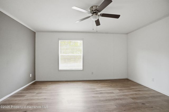 9533 Round Lake Road, Weeki Wachee, FL 34613