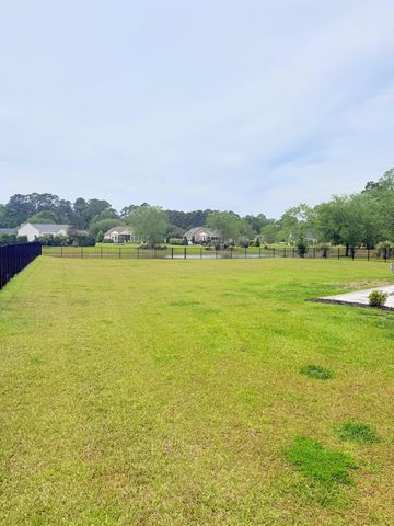 619 McCown Dr., Conway, SC 29526