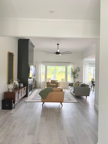 619 McCown Dr., Conway, SC 29526