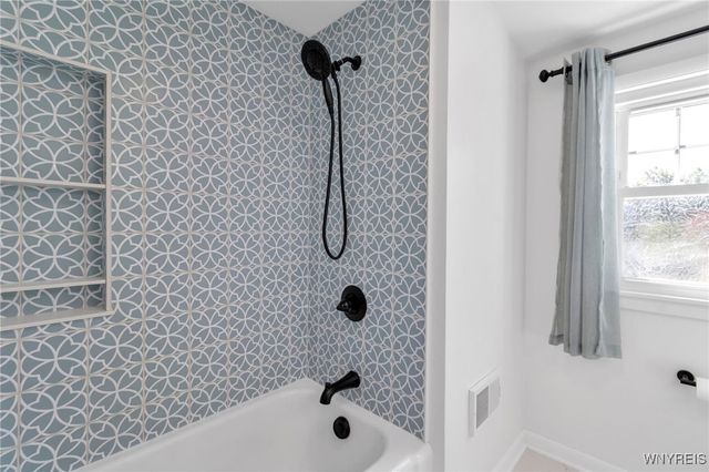 1058 Ruie Road, North Tonawanda, NY 14120