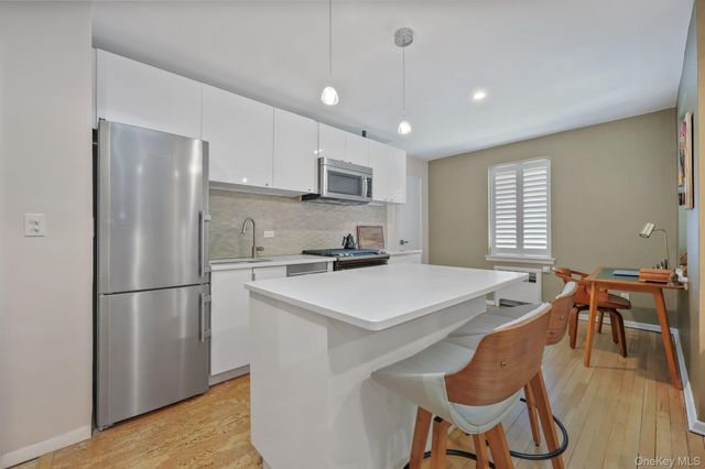 52 Lafayette Place 1F, Greenwich, CT 06830