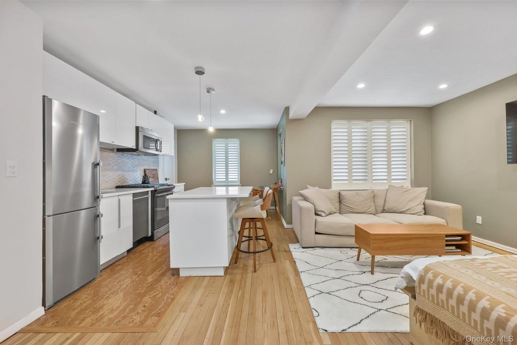 52 Lafayette Place 1F, Greenwich, CT 06830