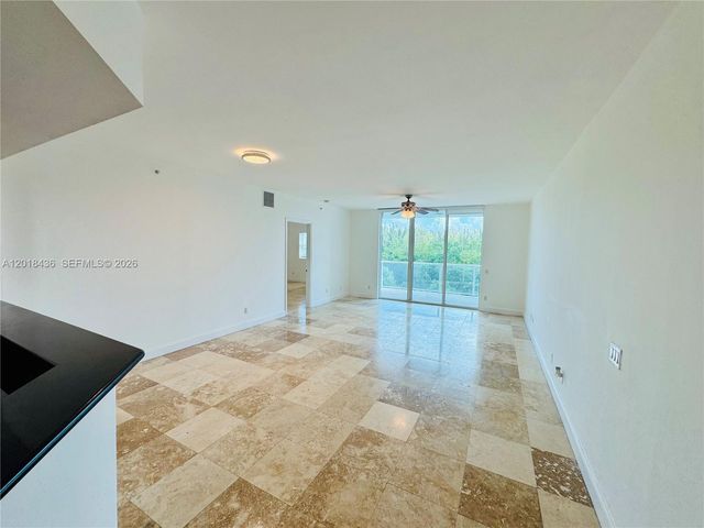 14951 Royal Oaks Ln 405, North Miami, FL 33181