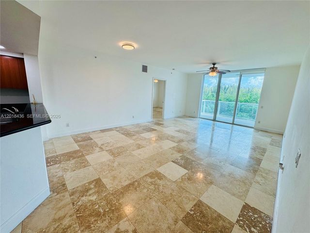 14951 Royal Oaks Ln 405, North Miami, FL 33181