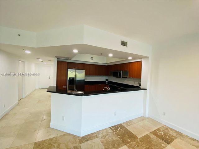 14951 Royal Oaks Ln 405, North Miami, FL 33181