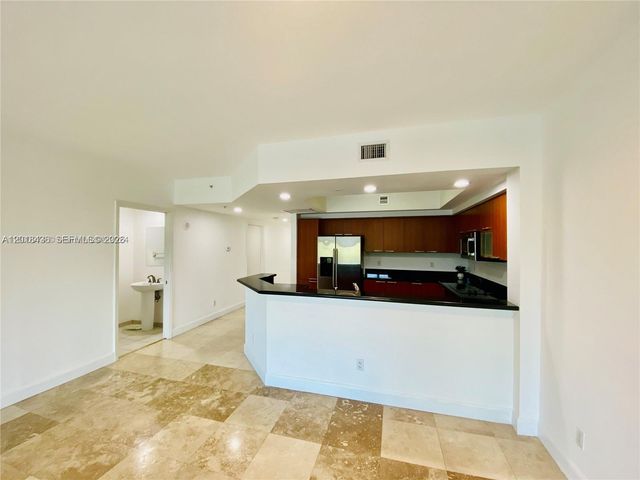 14951 Royal Oaks Ln 405, North Miami, FL 33181