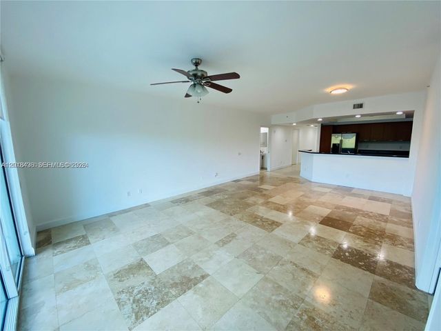 14951 Royal Oaks Ln 405, North Miami, FL 33181