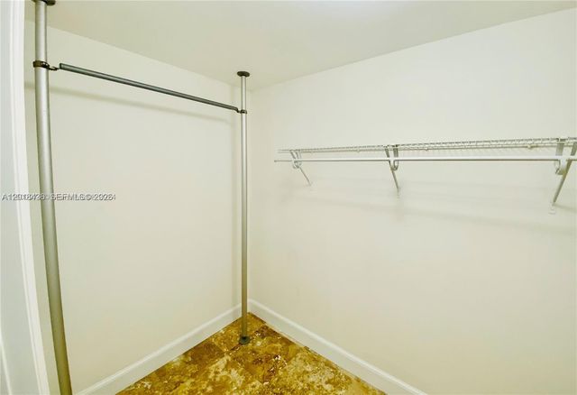 14951 Royal Oaks Ln 405, North Miami, FL 33181