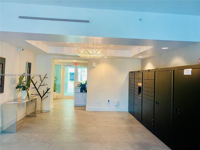 14951 Royal Oaks Ln 405, North Miami, FL 33181