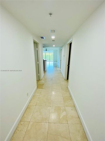 14951 Royal Oaks Ln 405, North Miami, FL 33181