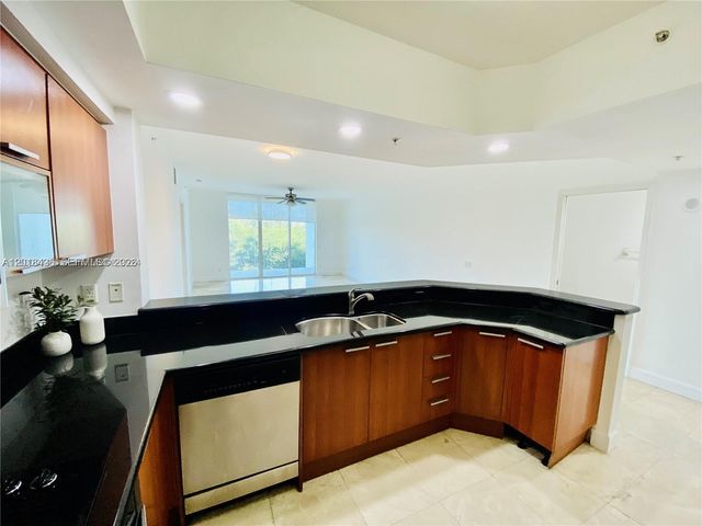 14951 Royal Oaks Ln 405, North Miami, FL 33181