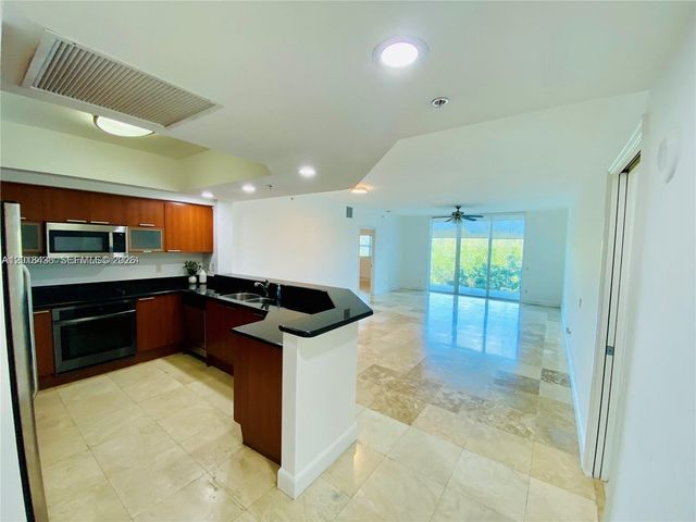 14951 Royal Oaks Ln 405, North Miami, FL 33181