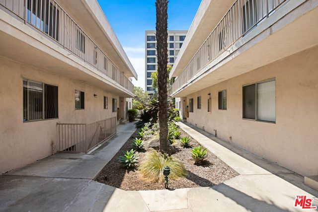 7220 -32 Bright Avenue, Whittier, CA 90602