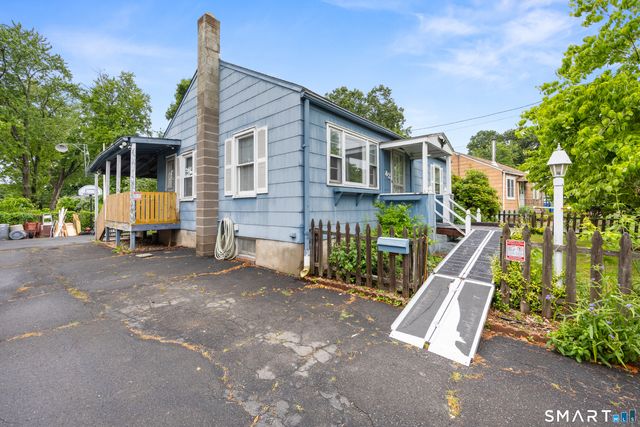 42 Morningside Drive West, Bristol, CT 06010