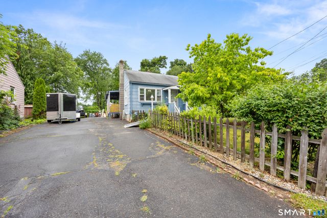 42 Morningside Drive West, Bristol, CT 06010